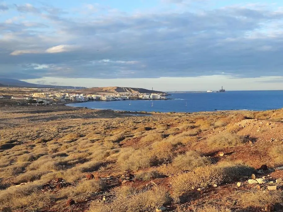 El Medano Beachfront Triplex Penthouse With Pool, Rooftop, Sea View
